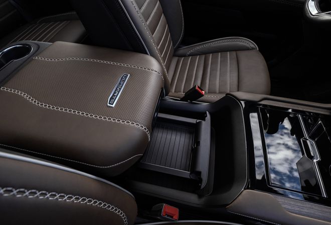 GMC Yukon 2026 Выдвигающаяся центральная консоль. Авто Премиум Груп