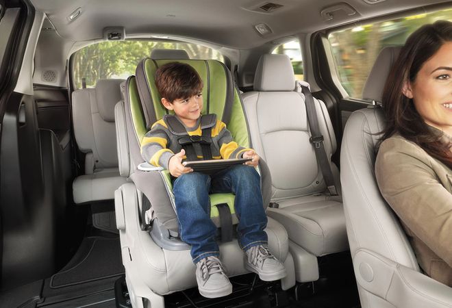 Honda Odyssey 2020 Второй ряд сидений Magic Slide®. Авто Премиум Груп