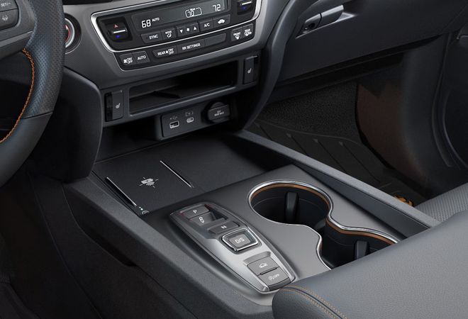 Honda Ridgeline 2026 Беспроводная зарядка. Авто Премиум Груп