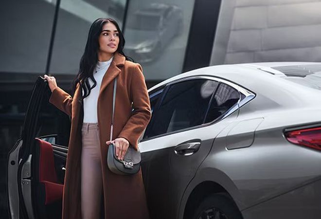 Lexus ES 2025 «Интуитивная» парковка. Авто Премиум Груп