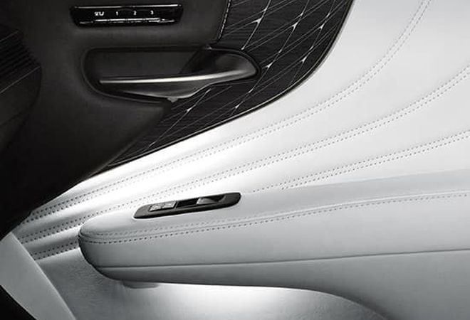 Lexus LS 2026 Подсветка салона. Авто Премиум Груп