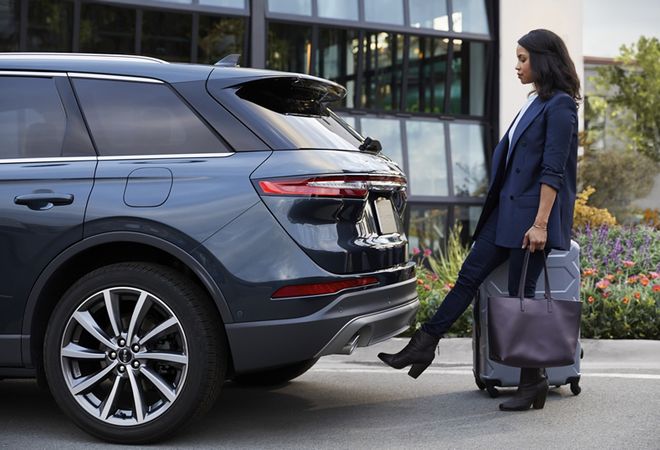 Lincoln Corsair 2026 Открытие и закрытие багажной двери без рук. Авто Премиум Груп