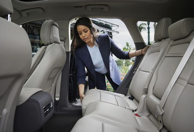 Lincoln Corsair 2026 Скользящий второй ряд сидений. Авто Премиум Груп