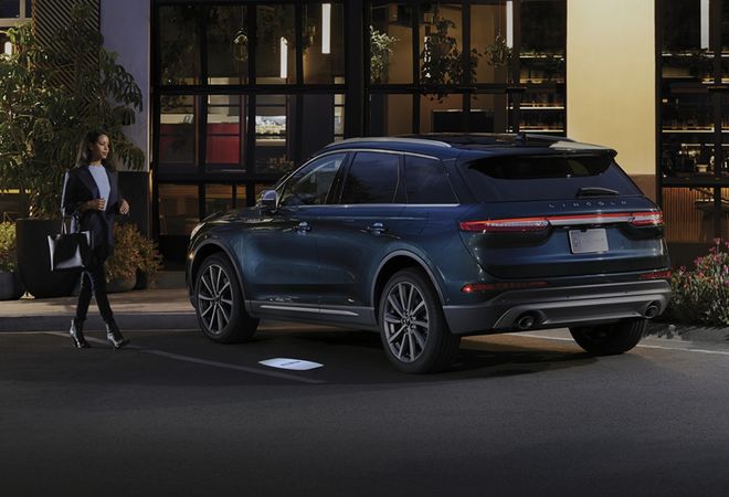 Lincoln Corsair 2026 Приветствие водителя Lincoln Embrace. Авто Премиум Груп