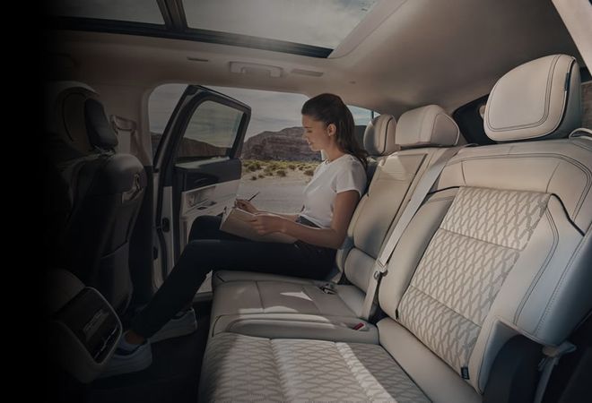 Lincoln Nautilus 2026 Комфортные задние сиденья. Авто Премиум Груп