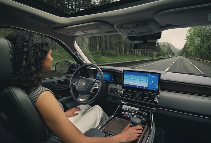 Lincoln Navigator 2022 Новые технологии. Авто Премиум Груп