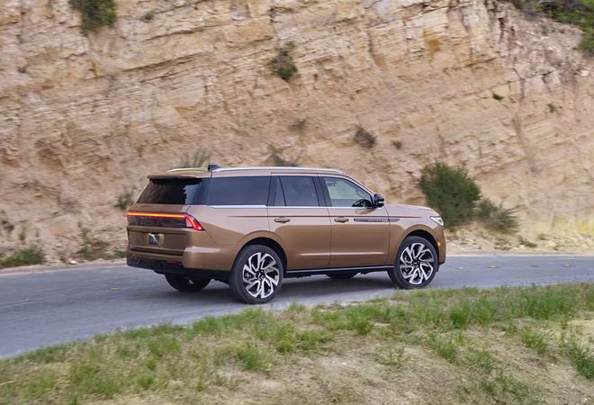 Lincoln Navigator 2025 Двигатель с двойным турбонаддувом. Авто Премиум Груп