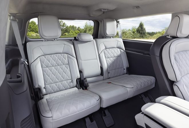 Lincoln Navigator 2026 Эксклюзив в классе – третий ряд PowerFold. Авто Премиум Груп