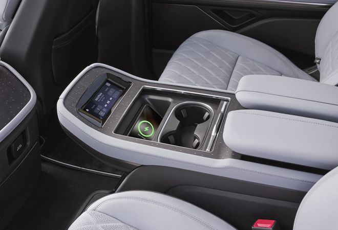 Lincoln Navigator 2026 Сенсорный экран для второго ряда. Авто Премиум Груп