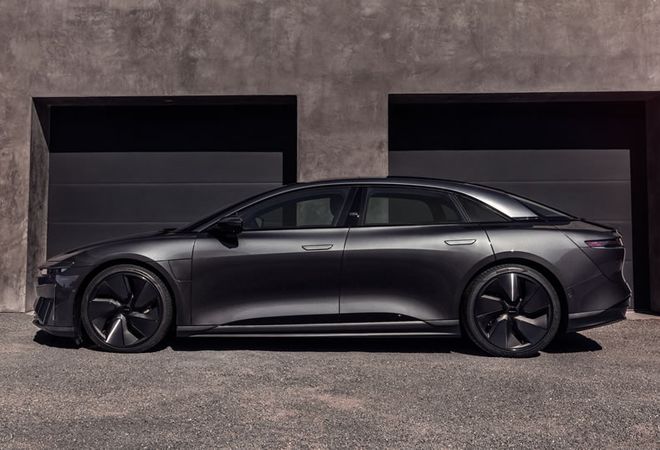 Lucid Air 2026 пакет стайлинга Stealth. Авто Премиум Груп
