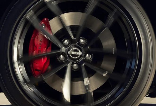 Nissan Z 2025 тормозная система Akebono. Авто Премиум Груп