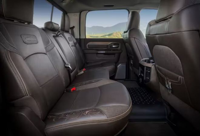 RAM 3500 HD 2025 Кабина MEGA CAB. Авто Премиум Груп