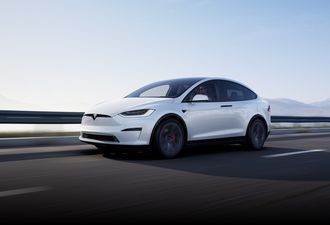 Tesla Model X 2021