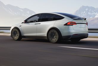 Tesla Model X 2024