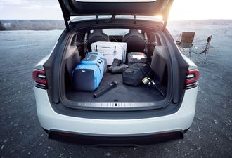 Tesla Model X 2025
