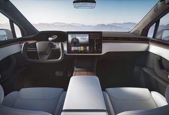 Tesla Model X 2025