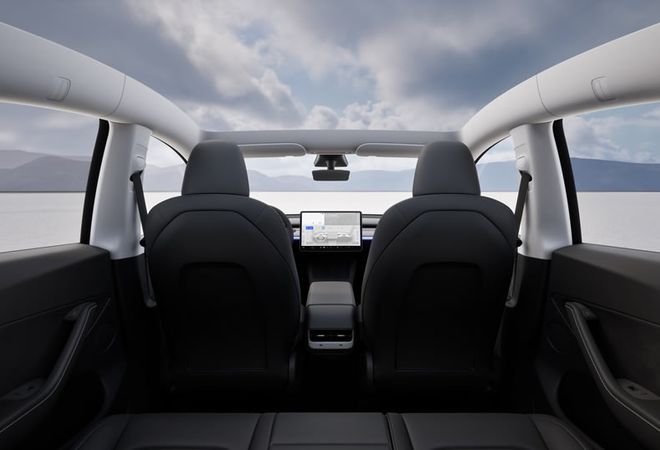 Tesla Model Y 2025 Просторная кабина. Авто Премиум Груп