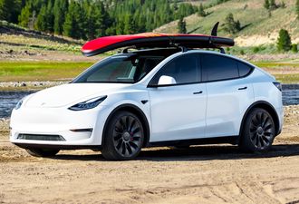 Tesla Model Y 2025
