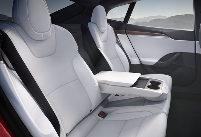 Tesla Model S 2025 Второй ряд сидений. Авто Премиум Груп