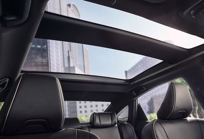 Toyota Crown Cross-Sedan 2026 Панорамная крыша. Авто Премиум Груп