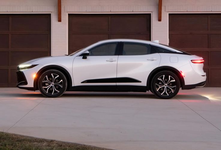 Toyota Crown Cross-Sedan 2026 Что нового в 2026 году?. Авто Премиум Груп
