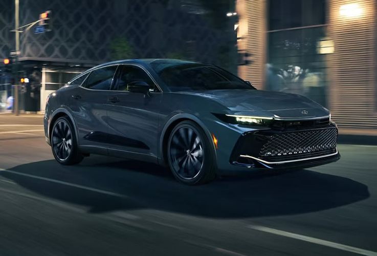 Toyota Crown Cross-Sedan 2026 Toyota Hybrid System 4. Авто Премиум Груп