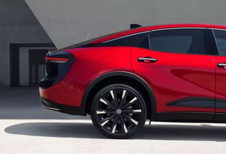 Toyota Crown Cross-Sedan 2026