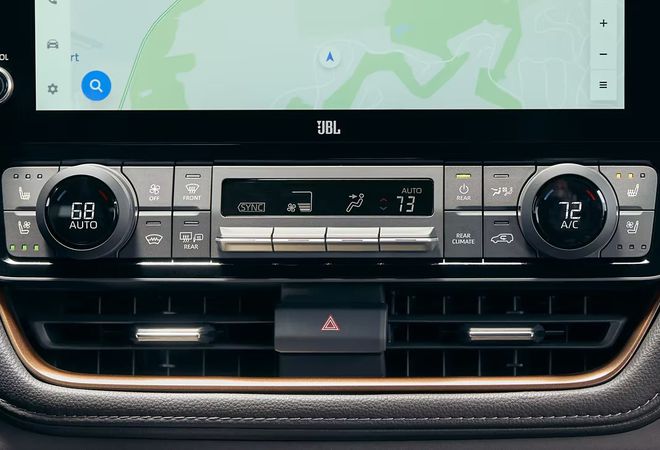 Toyota Grand Highlander 2024 Трехзонный автоматический климат-контроль. Авто Премиум Груп