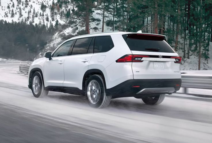 Toyota Grand Highlander 2026 Трио систем AWD. Авто Премиум Груп