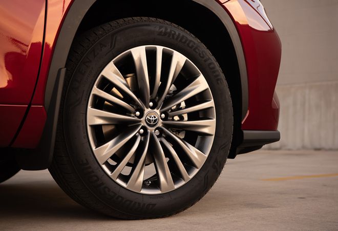 Toyota Highlander Hybrid 2020 Новые 20-дюймовые диски. Авто Премиум Груп