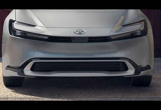 Toyota Prius 2023 Отличительные фары и фонари. Авто Премиум Груп