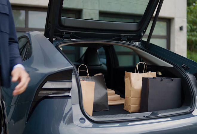Toyota Prius Prime 2023 Вместительное багажное пространство. Авто Премиум Груп