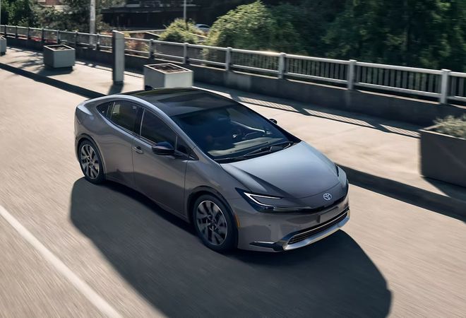 Toyota Prius Plug-in Hybrid 2025 Система Safe Exit Assist. Авто Премиум Груп