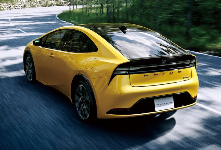 Toyota Prius Plug-in Hybrid 2025 Что нового в 2025 году?. Авто Премиум Груп