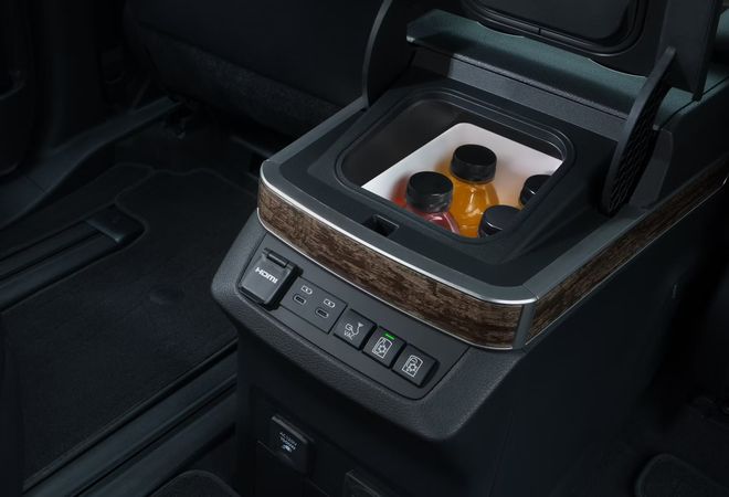 Toyota Sienna 2026 Холодильник. Авто Премиум Груп