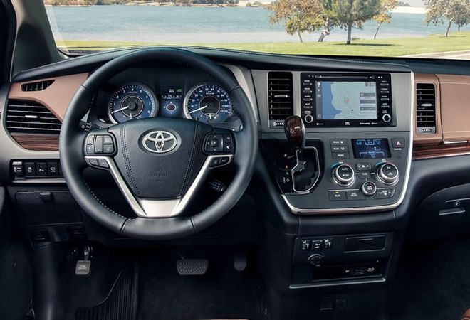 Toyota Sienna 2020 Просторная панель приборов. Авто Премиум Груп