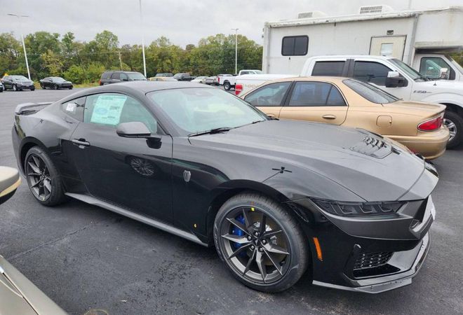 Ford Mustang Dark Horse Premium 2024