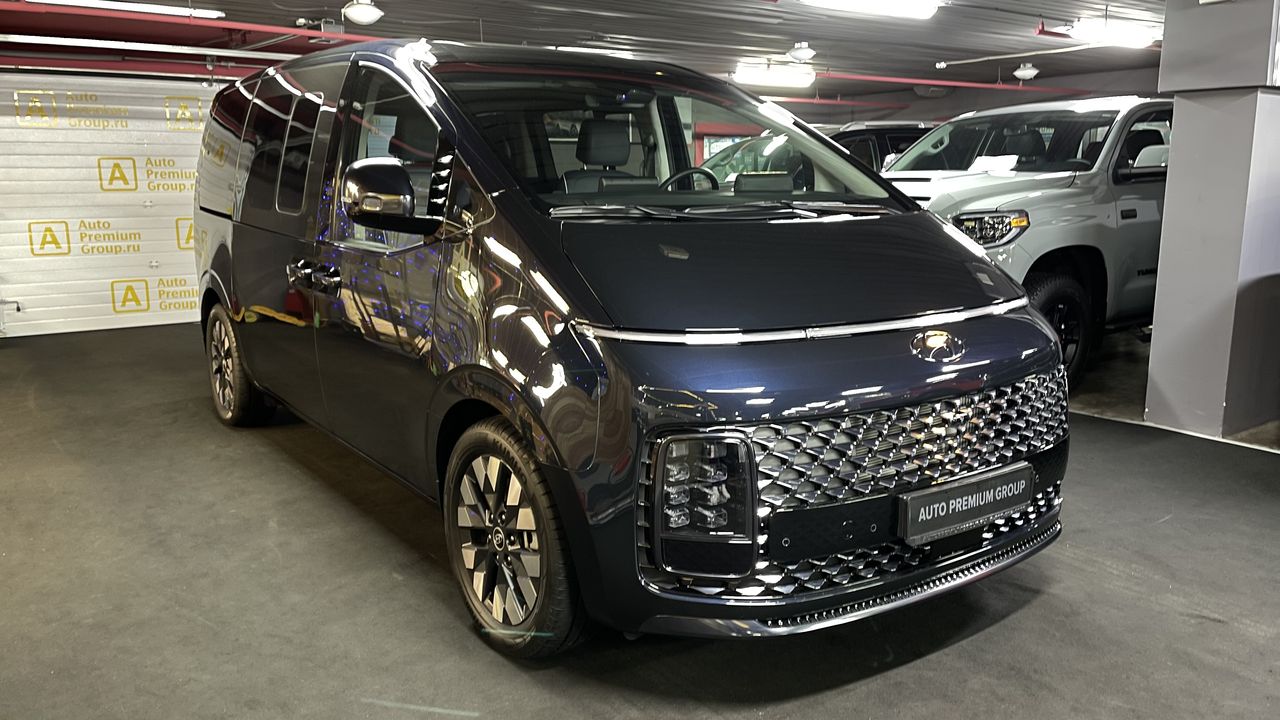 Hyundai Staria Premium 7 Seater 2022
