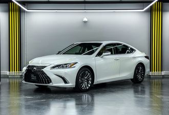 Lexus ES 2025