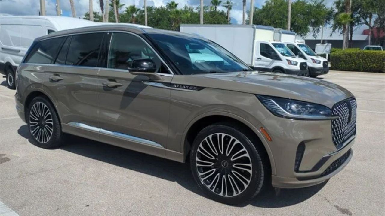 Lincoln Aviator Black Label 2025