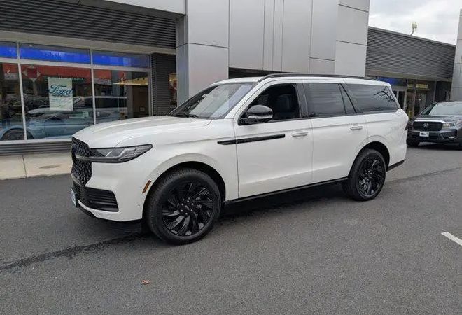 Lincoln Navigator Jet Appearance 2025