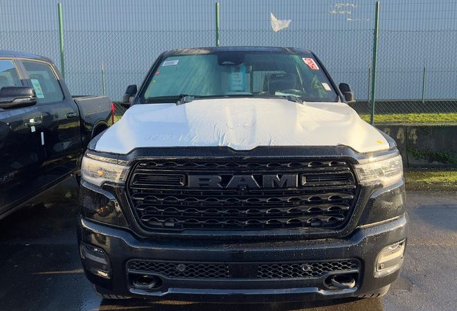 RAM 1500 Limited Night Edition 2025