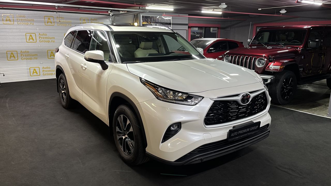 Toyota Highlander Hybrid 2021 XLE