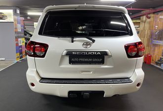 Toyota Sequoia 2021