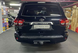 Toyota Sequoia 2021