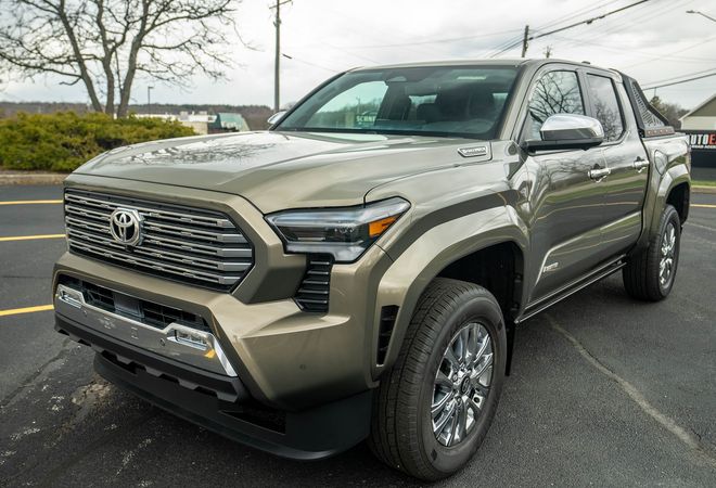 Toyota Tacoma Limited 2026