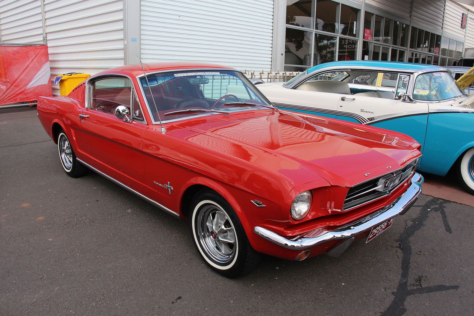 Ford Mustang 1965 года в кузове «фастбек».