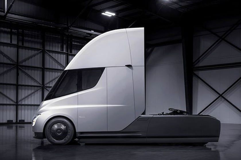 Первоначальная концепция Semi скрывала задние колеса (foto: tesla)