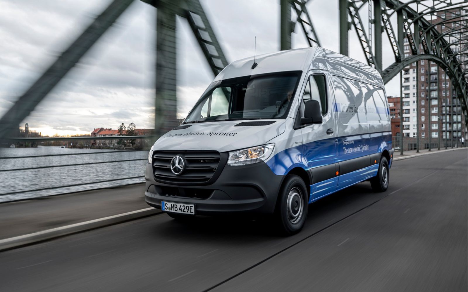 Mercedes уже производит eSprinter для Европы (foto: mb)