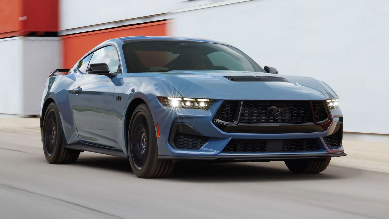 Автомобиль 2024 года под кодовым названием S650 мгновенно узнается как Mustang (foto: ford)
